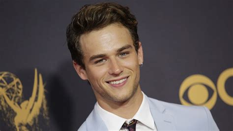 Brandon Flynn on Hollywood Double Standards and Never。